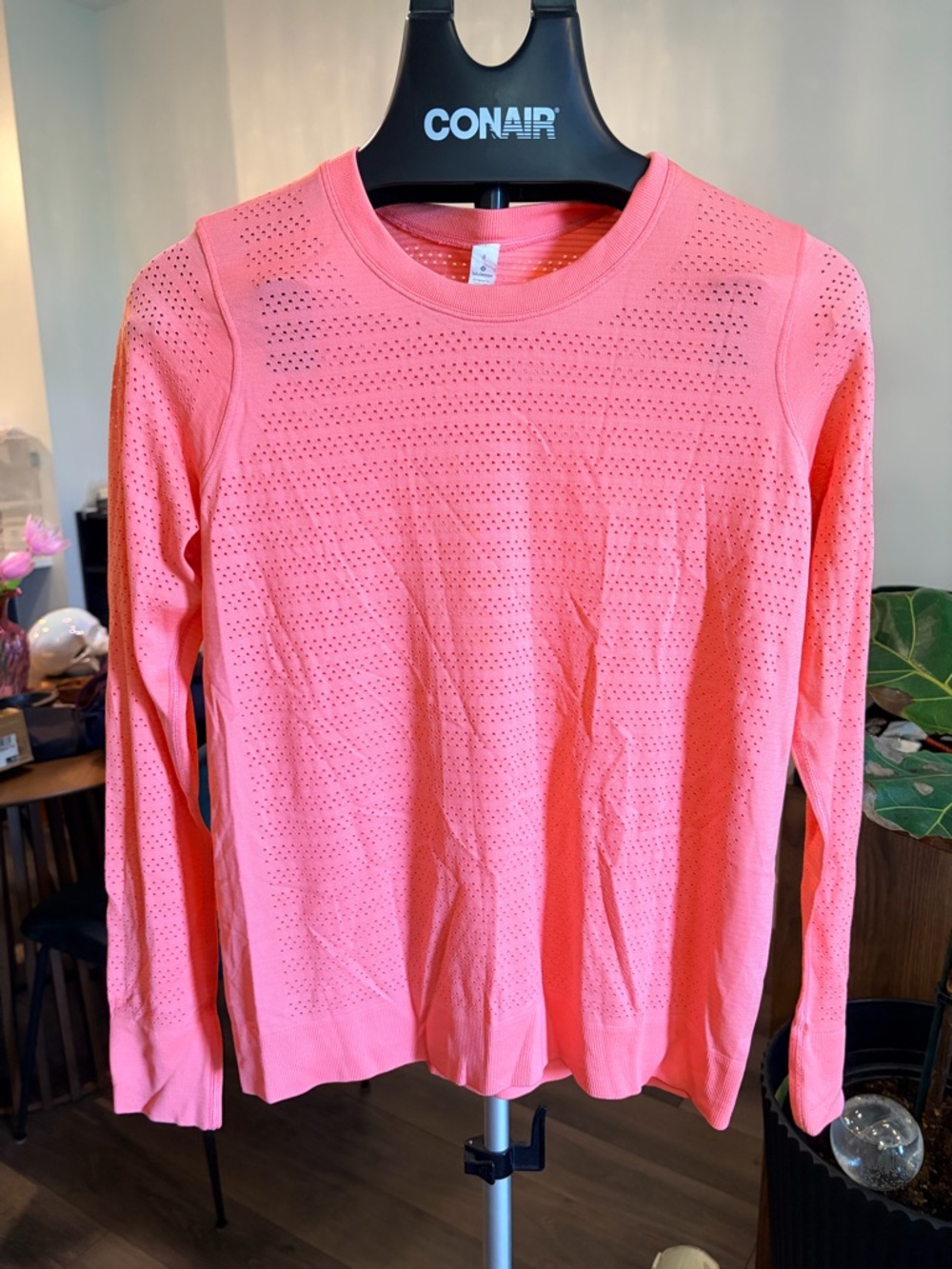 lululemon athletica Coral Perforated Long-Sleeve Crew